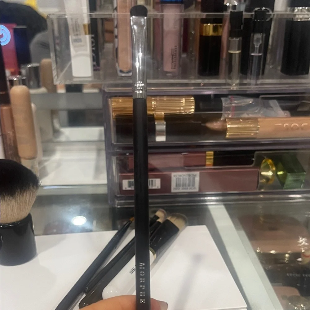 MAC & Morphe Brush Set with Kabuki Brush - Black & White bundle of 6 brushes - Picture 3 of 4